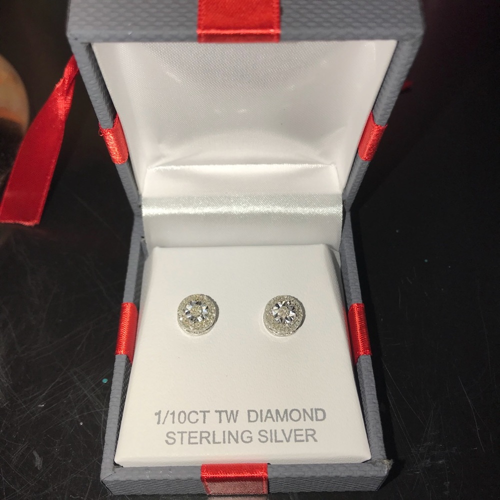 1/10CT TW DIAMOND STERLING SILVER EARRINGS